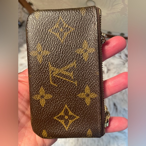 Louis Vuitton Monogram Key Clés Key Chain Pouch - Picture 9 of 13